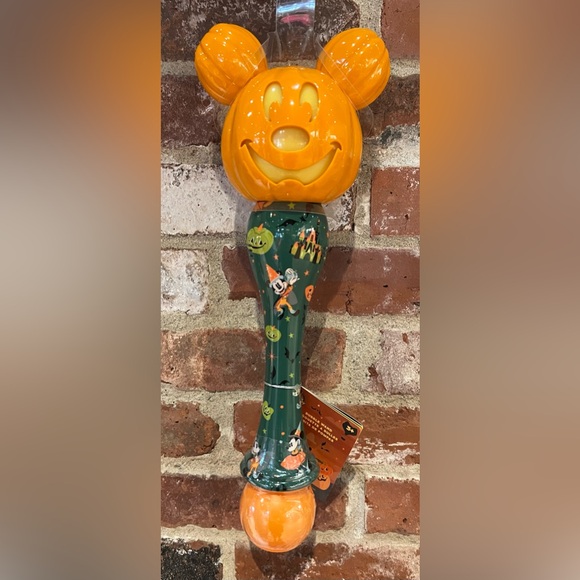 Disney Parks 2025 Halloween Mickey Mouse Pumpkin Light-Up Bubble Wand NEW - Picture 1 of 6